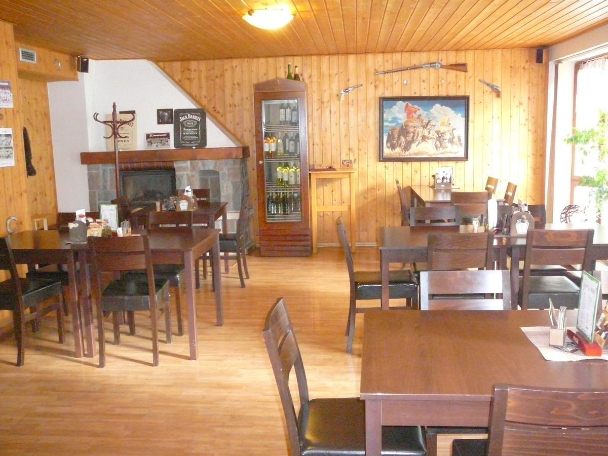 Ubytovani Nad Bisonem Hlinsko Buitenkant foto